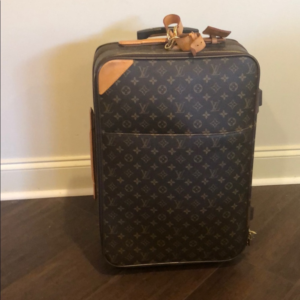 Louis Vuitton Pegase 55 Business Suitcase